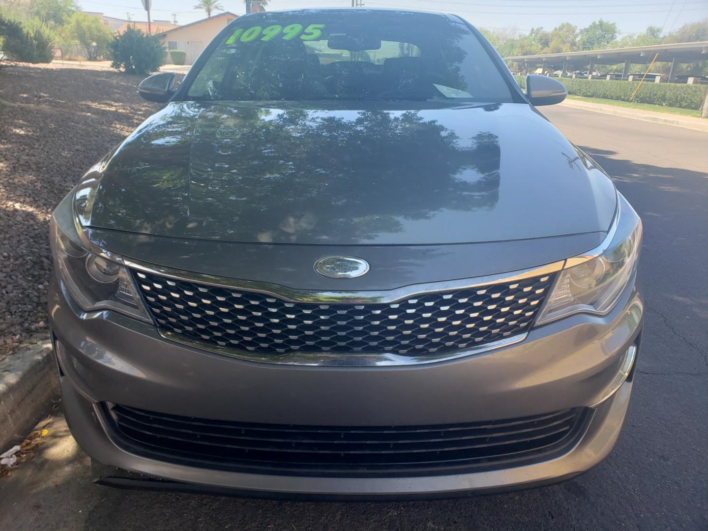 2016 /gray and black Kia Optima ex (5XXGU4L3XGG) with an 2.4L L4 DOHC 16V engine, 6-Speed Automatic transmission, located at 323 E Dunlap Ave., Phoenix, AZ, 85020, (602) 331-9000, 33.567677, -112.069000 - Photo#1